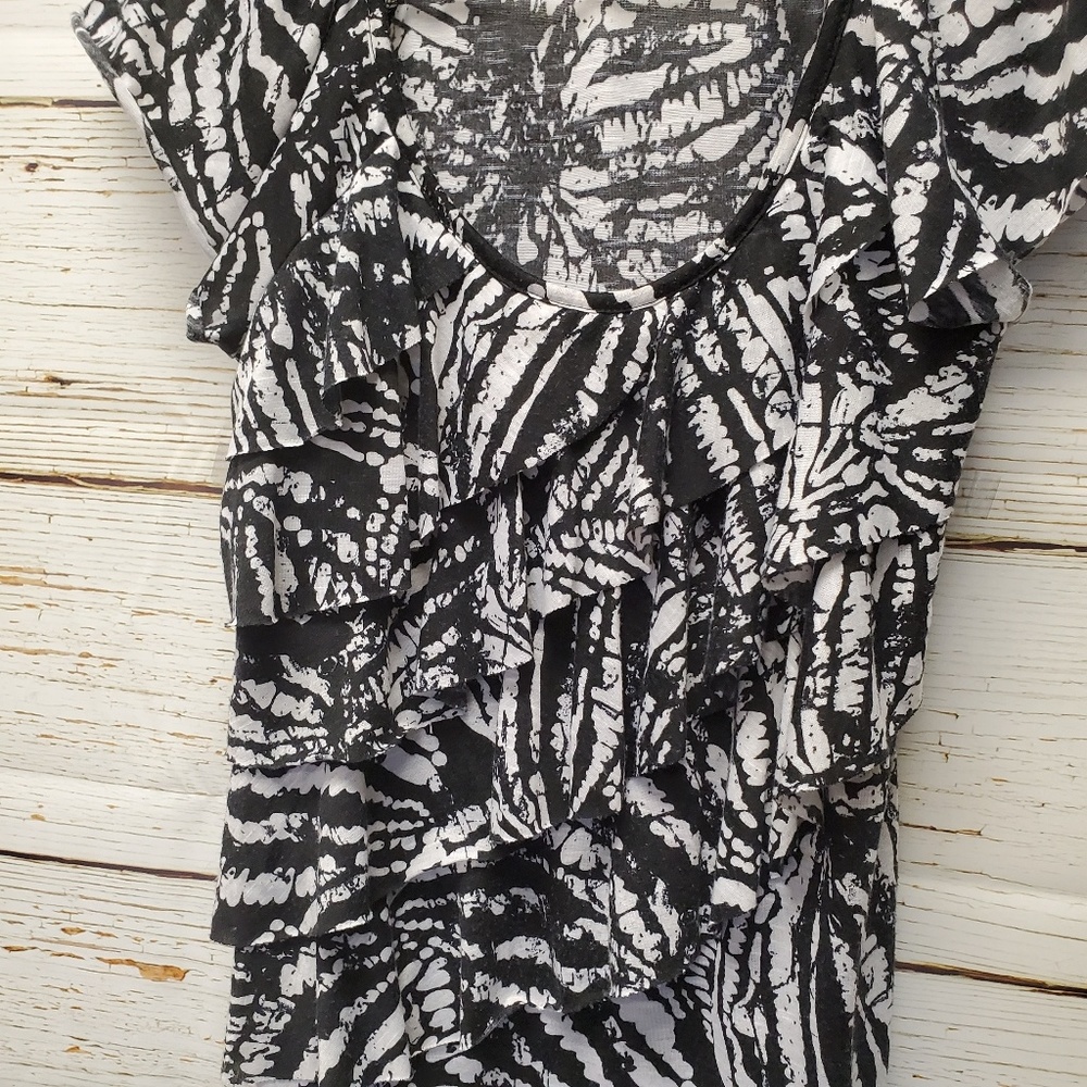 AGB Ruffle Front Top - Picture 3 of 6